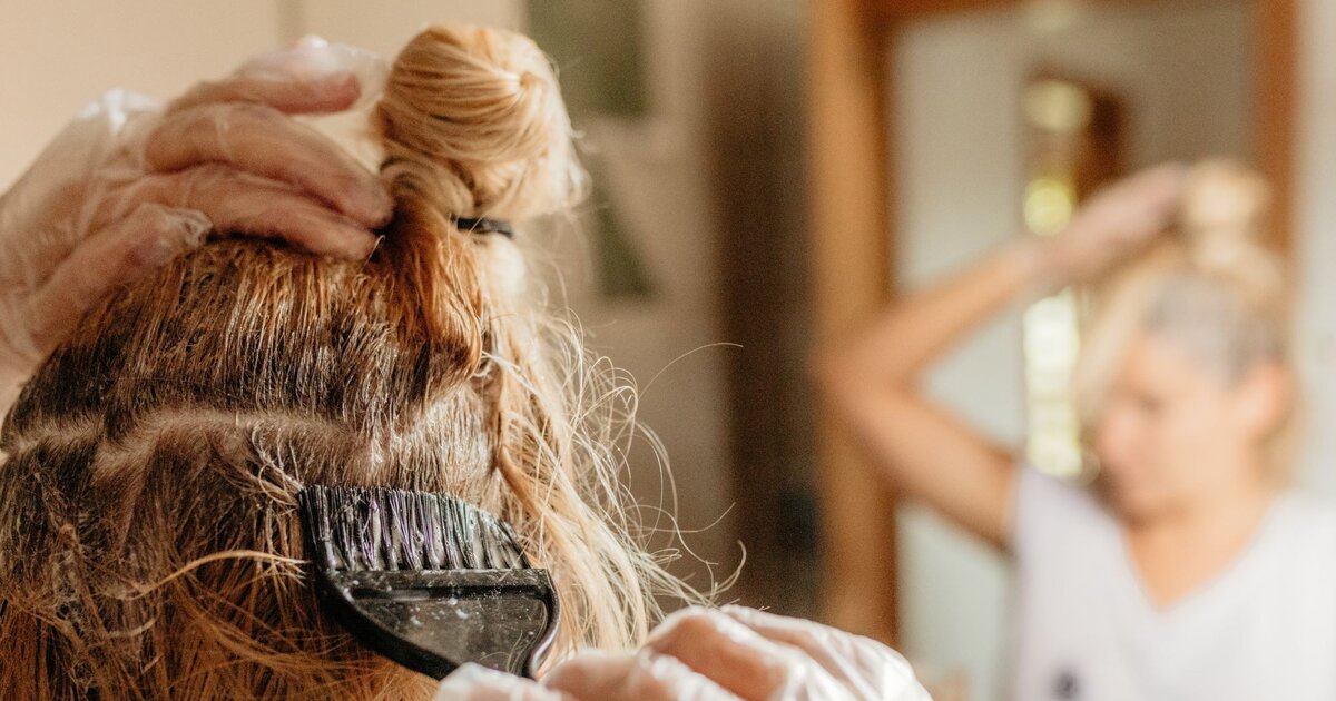 Warum du deine Haare vor dem Färben nicht waschen solltest